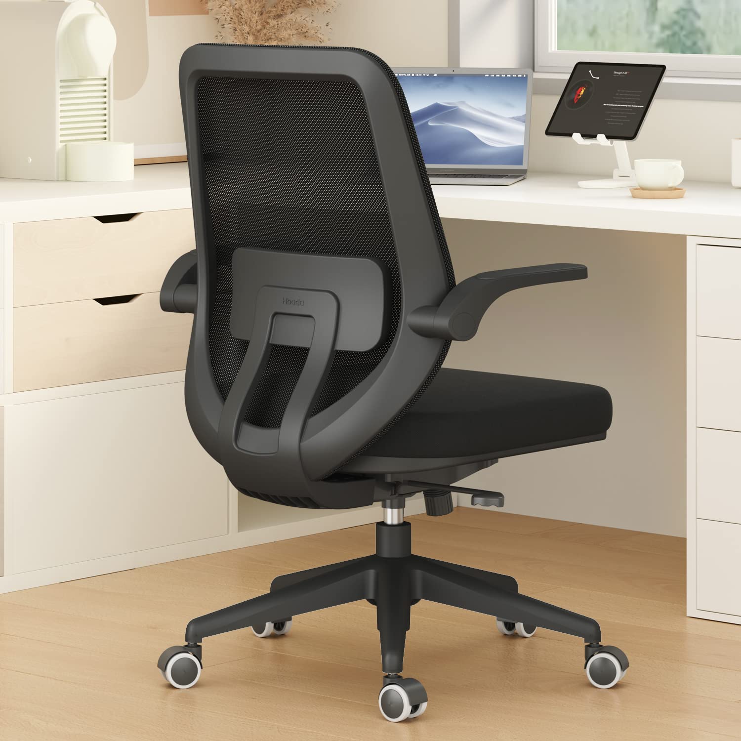 Hbada 플립 업 팔과 높이 조절이 가능한 사무실 의자 작업용 책상 의자 회전 홈 컴포트 의자